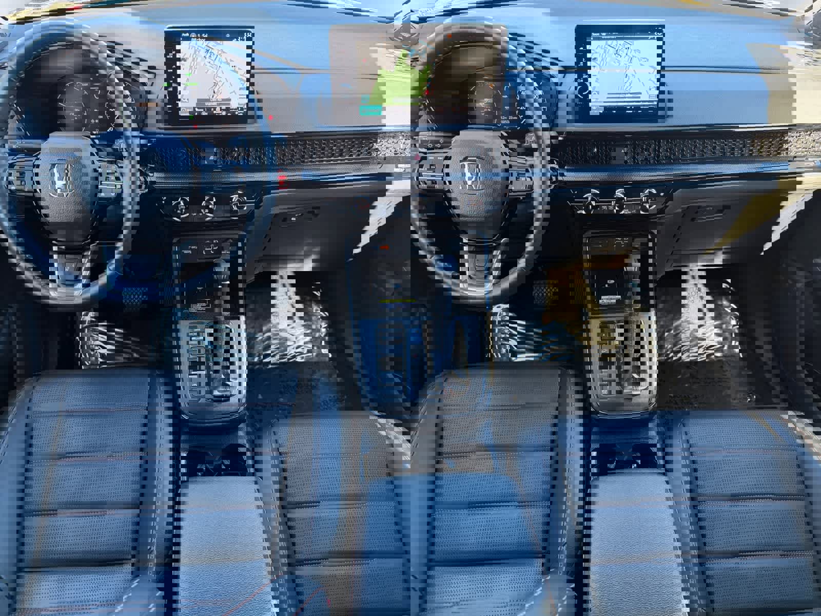 Used 2025 Honda CR-V Sport Touring image 6