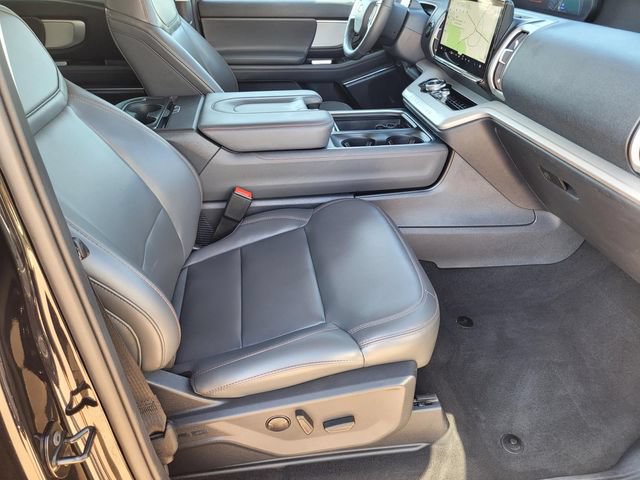 Used 2025 Ford Expedition Active RWD image 10