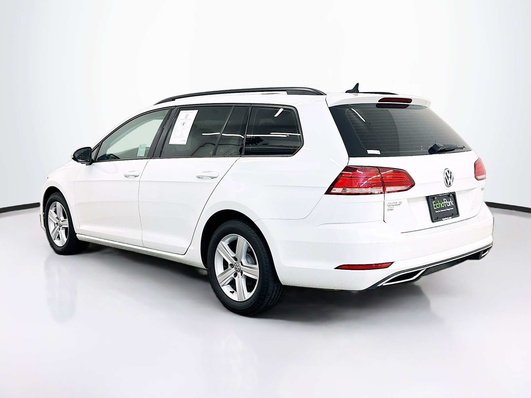 Used 2018 Volkswagen Golf SE FWD image 5