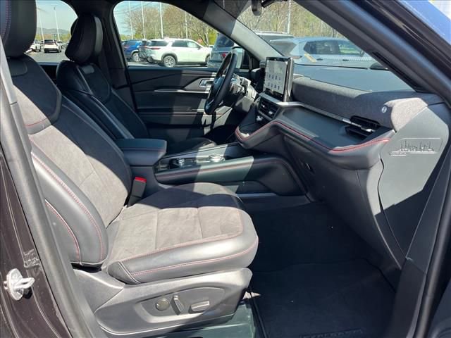 Used 2025 Ford Explorer ST image 15