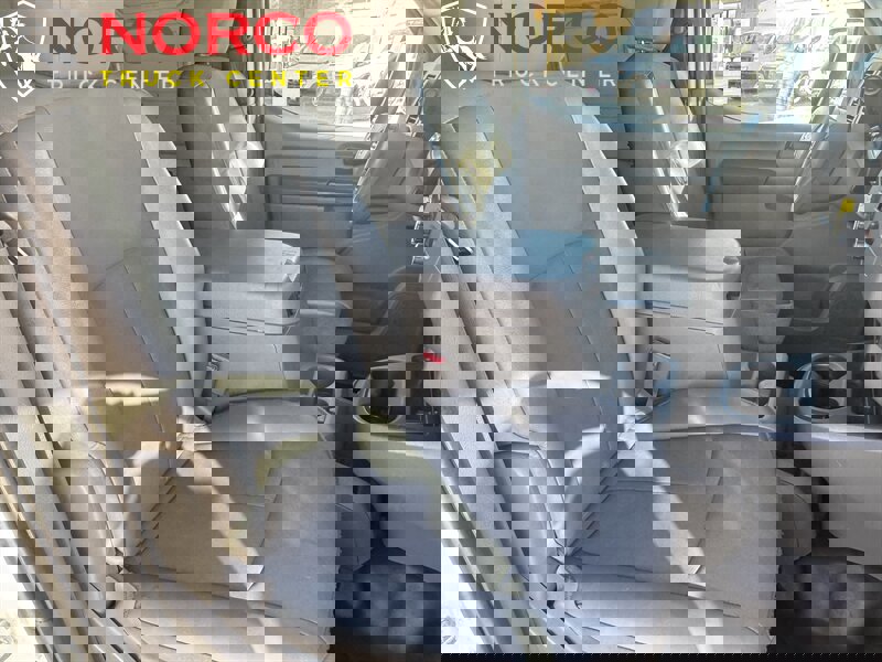 Used 2019 Nissan NV 2500 SV image 18