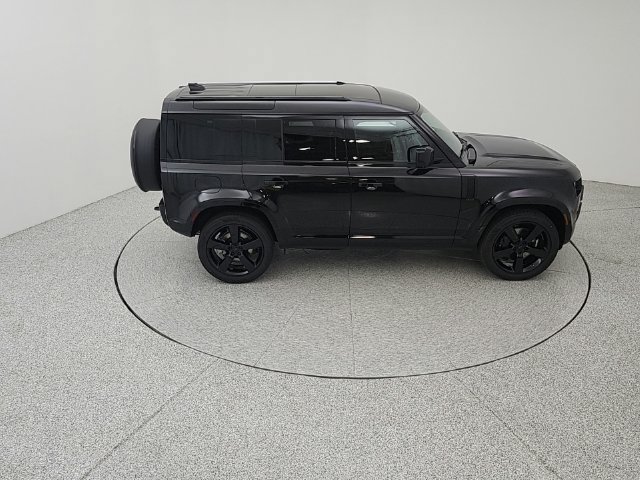 New 2026 Land Rover Defender 110 X-Dynamic SE AWD/4WD image 16