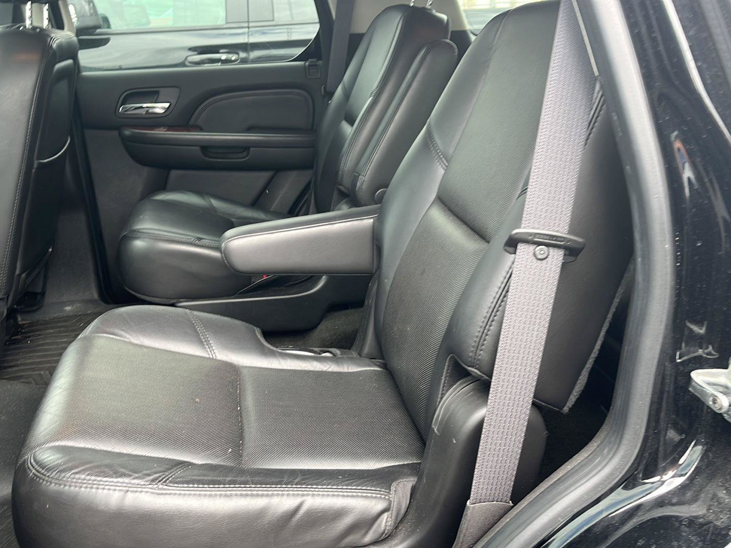 Used 2007 Cadillac Escalade AWD w/ Information Package image 21