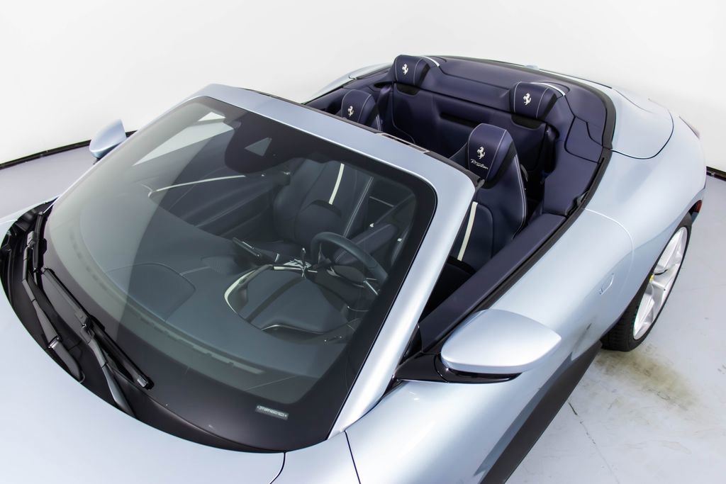 Certified 2025 Ferrari Roma Spider RWD image 32