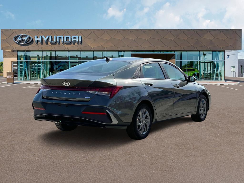 New 2025 Hyundai Elantra Blue image 7