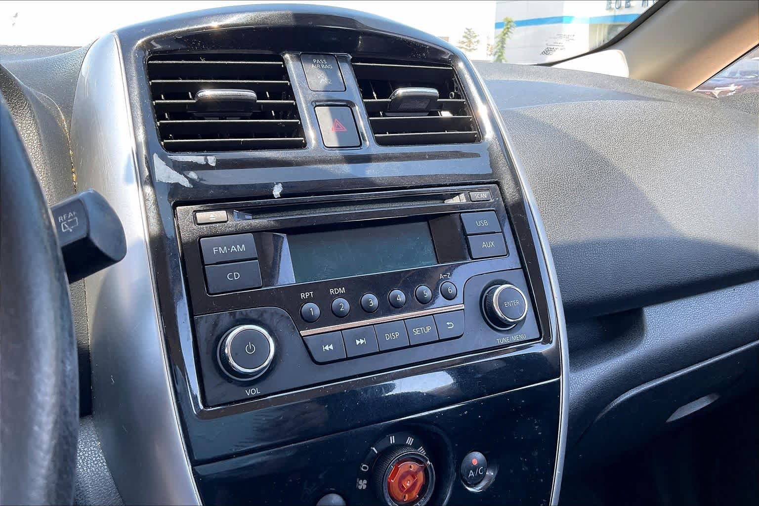 Used 2015 Nissan Versa Note SV FWD image 29
