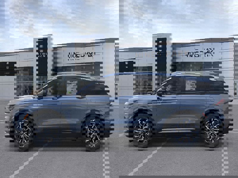 New 2026 Lincoln Nautilus Premier image 3