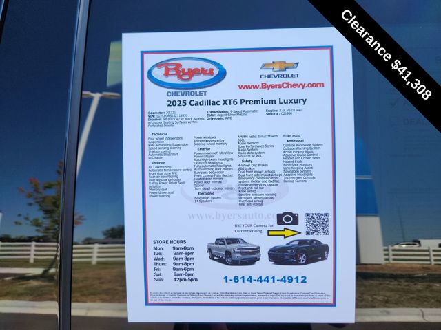Used 2025 Cadillac XT6 Premium Luxury image 11