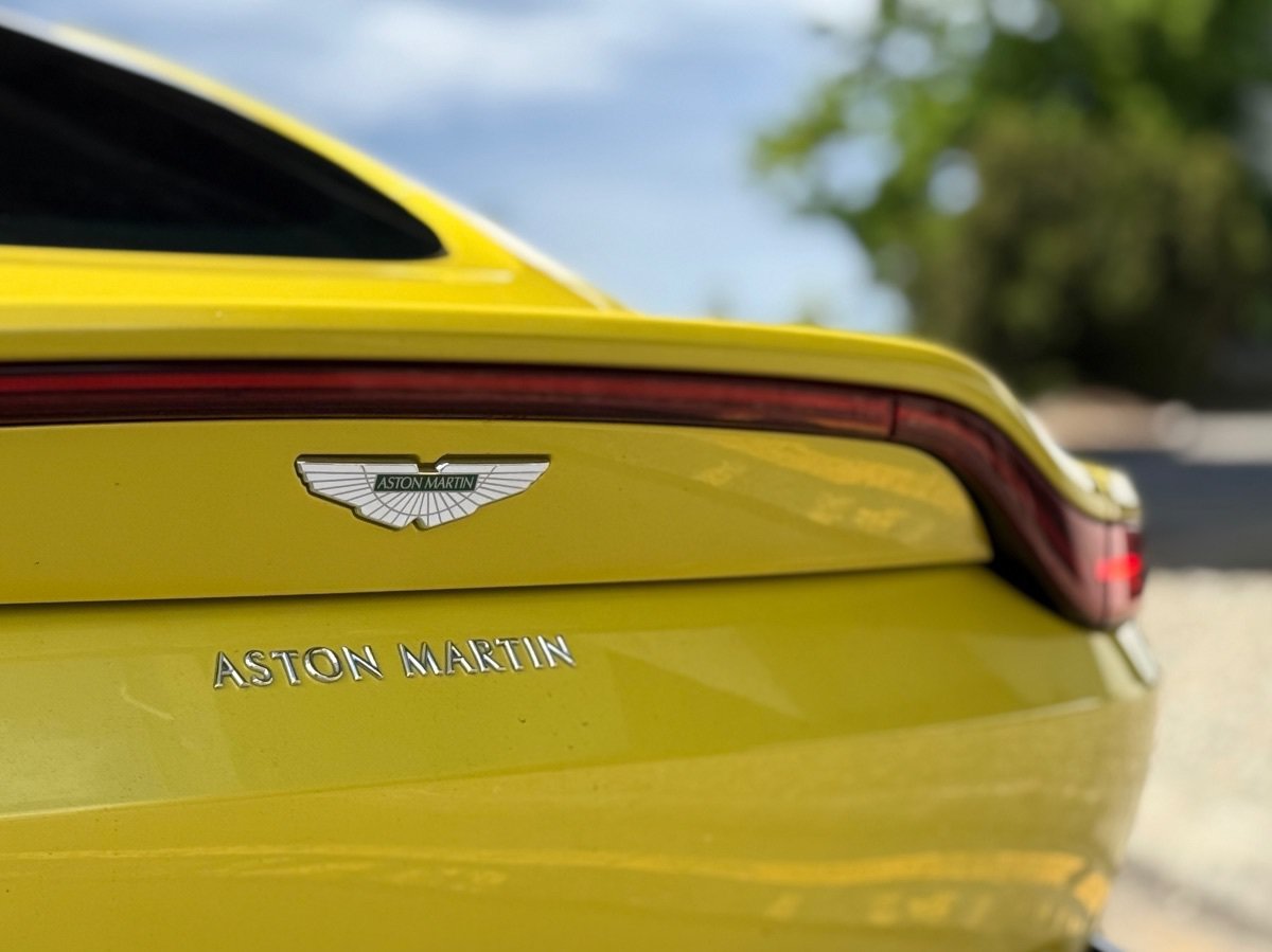Used 2020 Aston Martin V8 Vantage Coupe RWD image 11