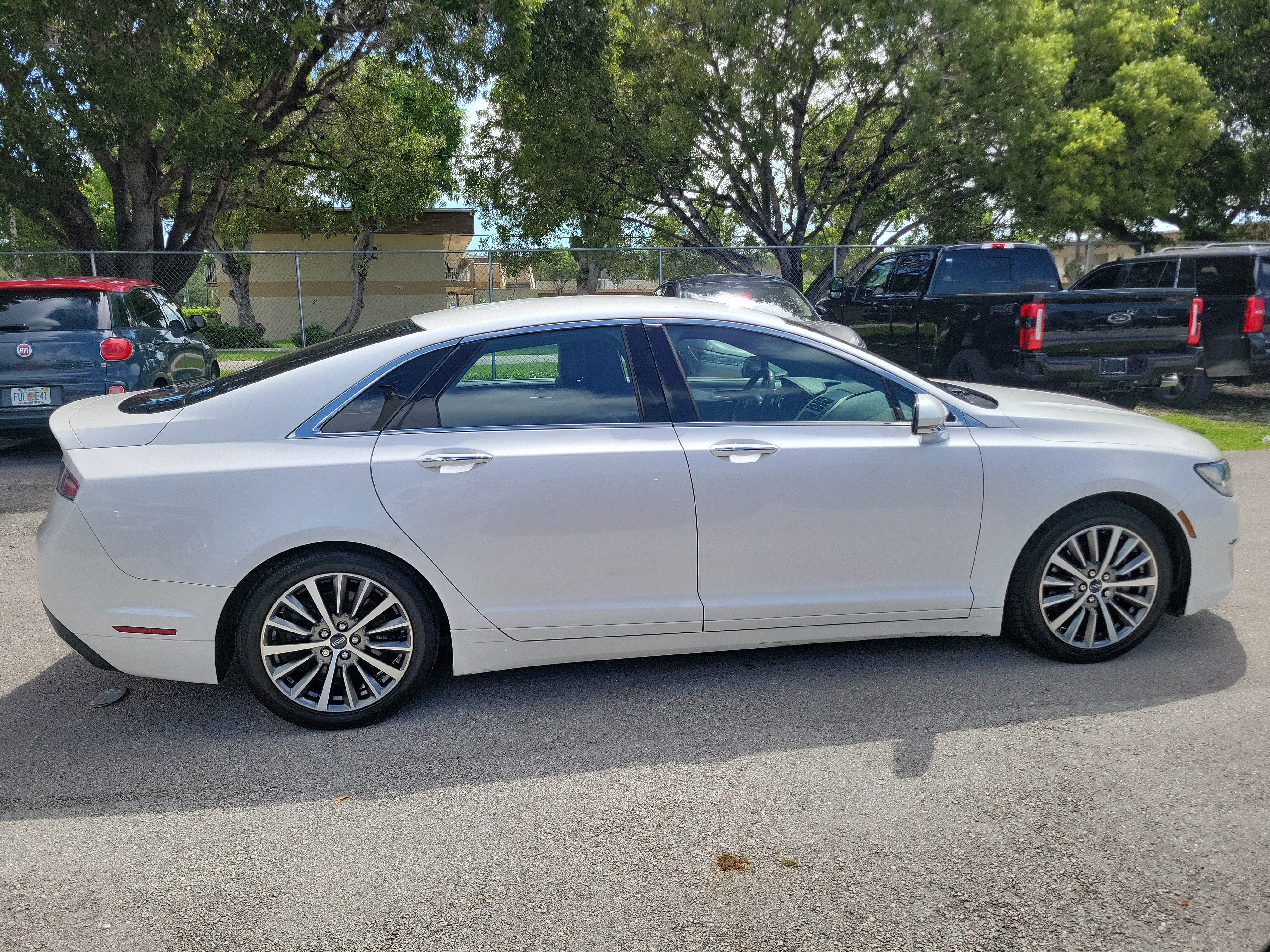 Used 2020 Lincoln MKZ FWD image 4