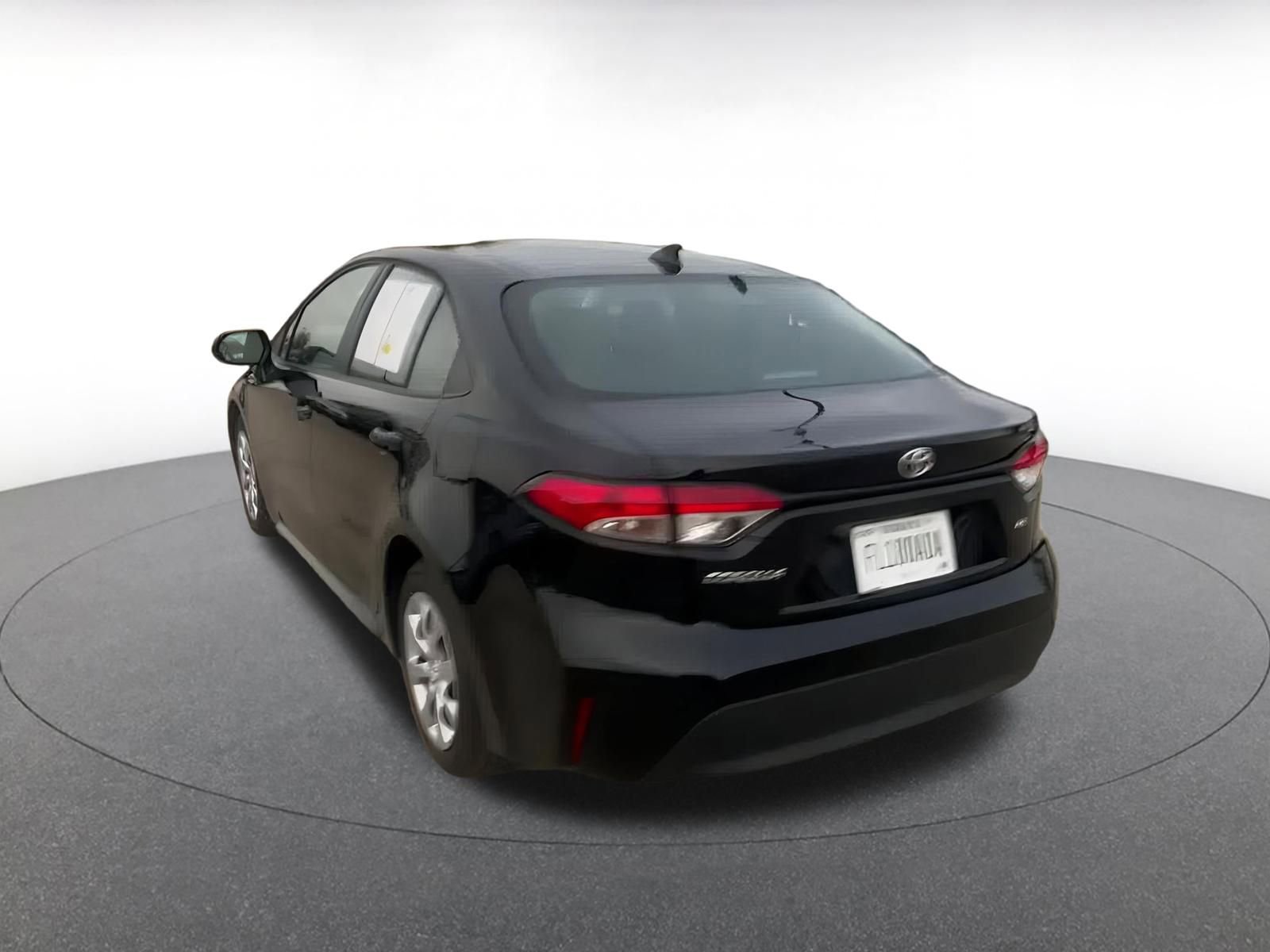 Used 2025 Toyota Corolla LE image 11