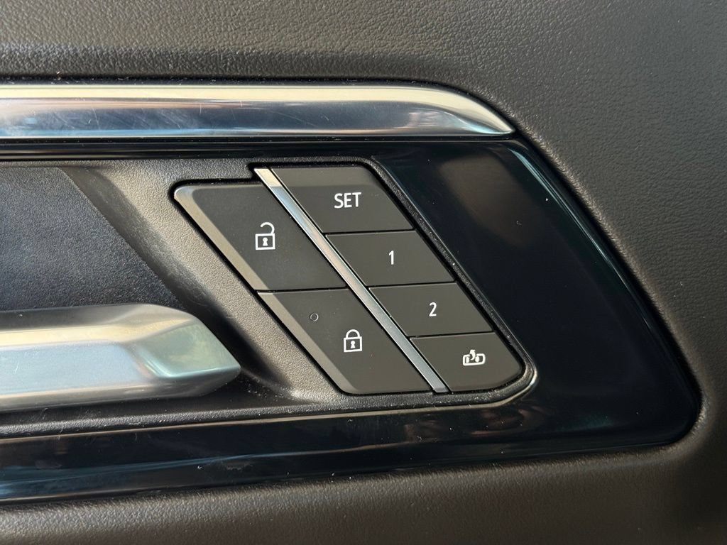 Used 2025 Chevrolet Tahoe LT RWD image 30