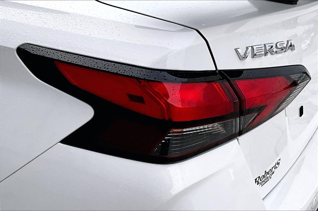 Used 2020 Nissan Versa S image 23