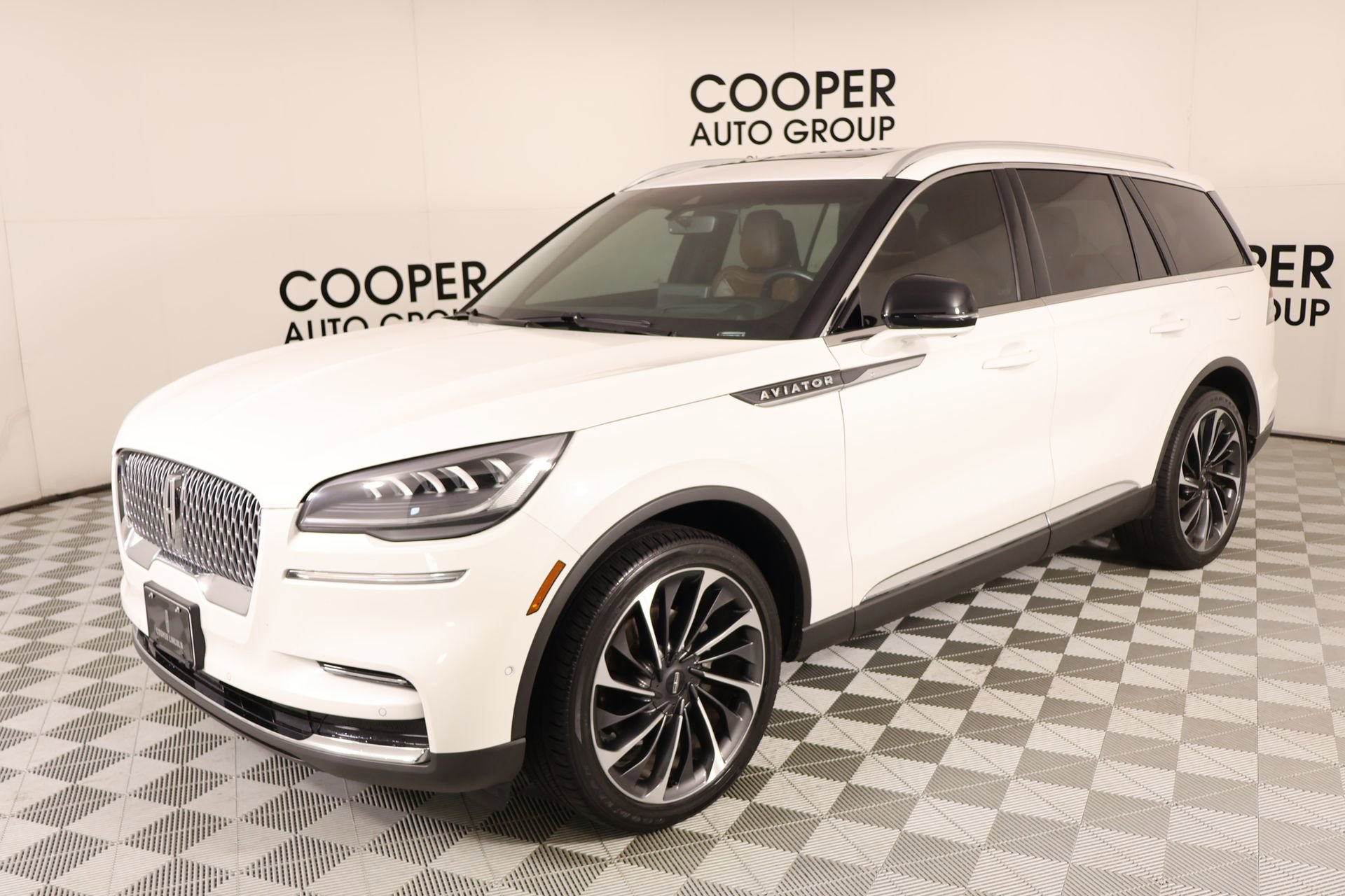 Used 2022 Lincoln Aviator Reserve w/ Equipment Group 201A image 11