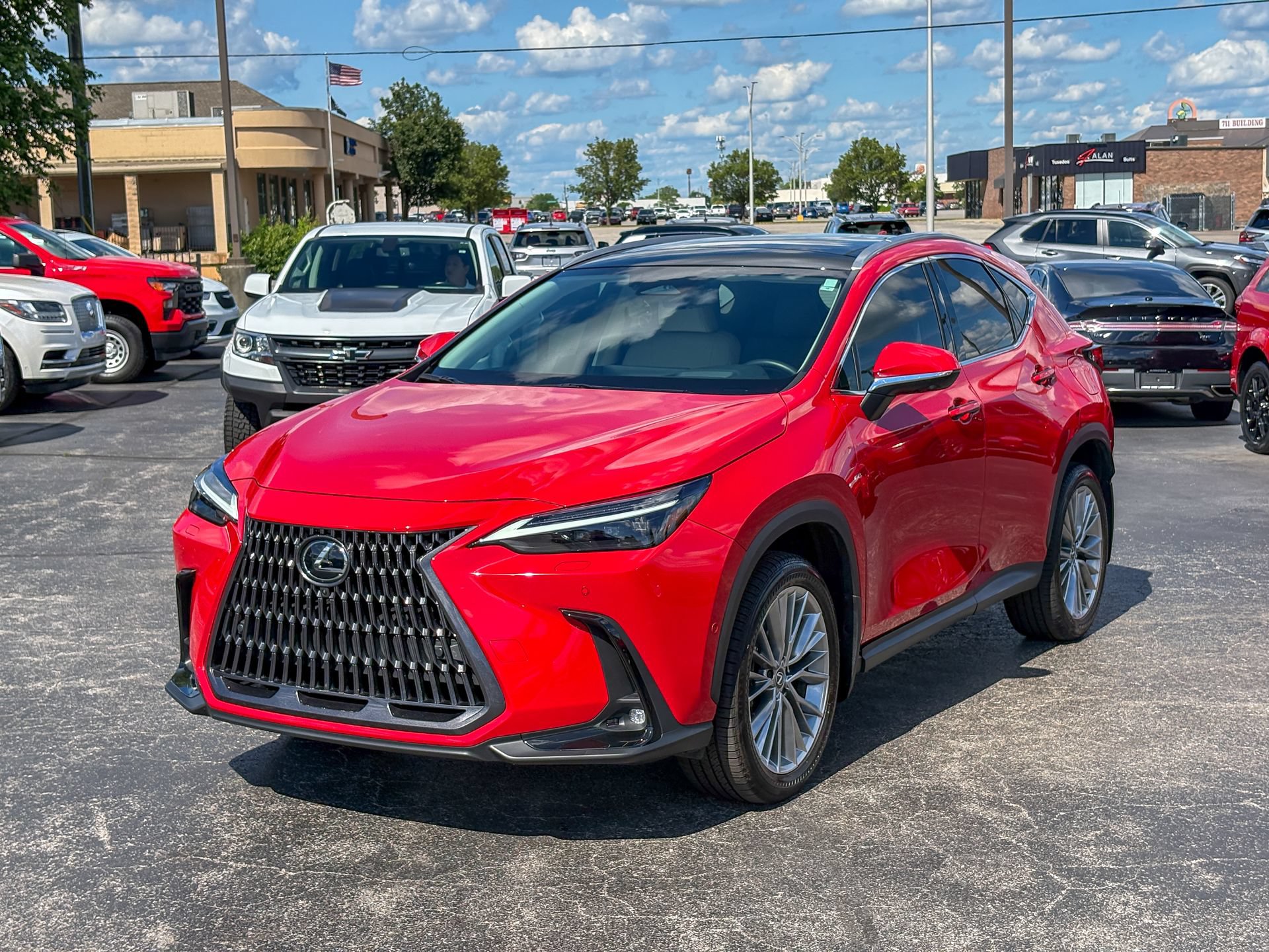 Used 2025 Lexus NX 350h AWD w/ Accessory Package (2T) image 5
