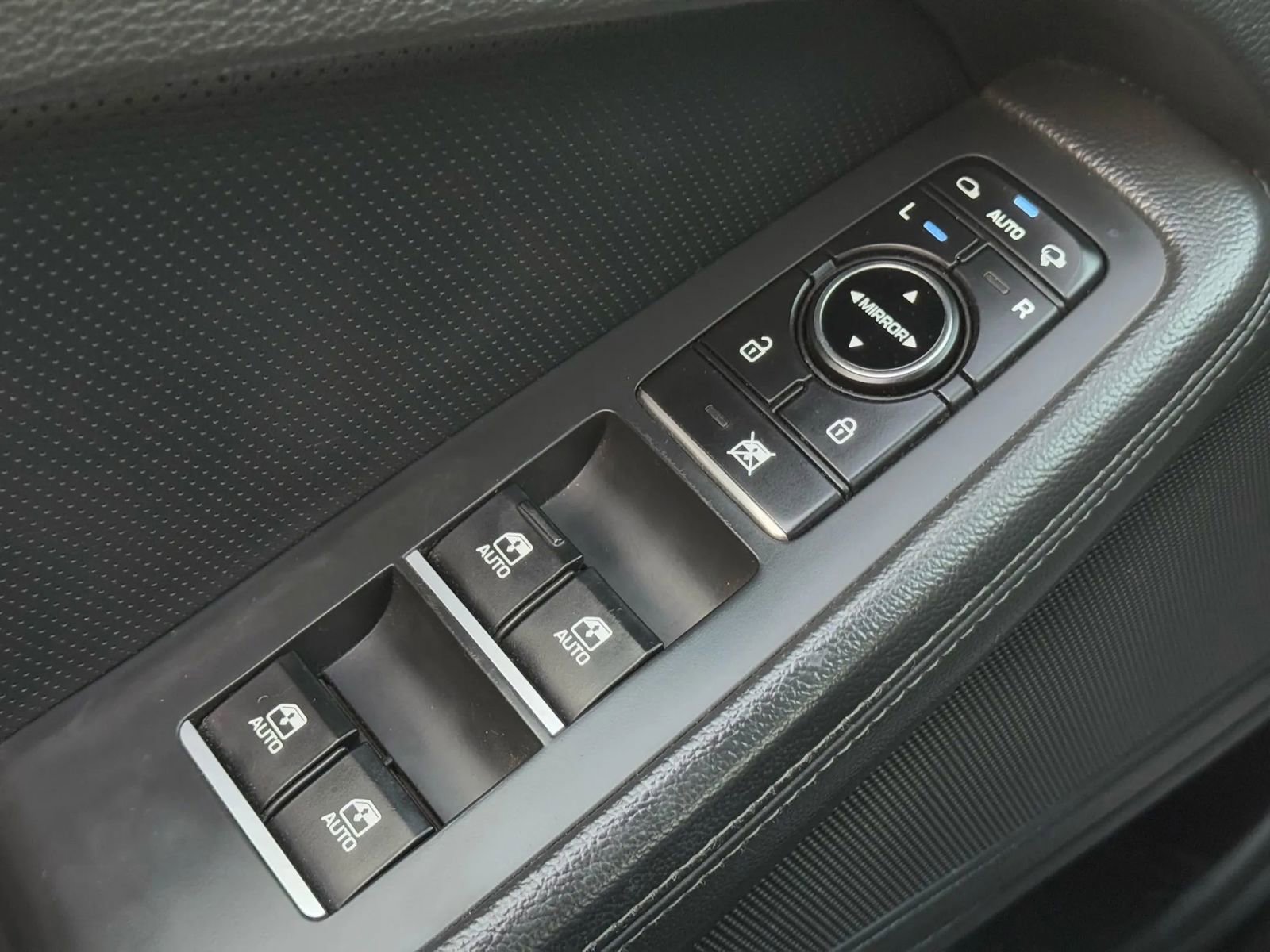 Used 2018 Genesis G80 3.8 w/ Option Group 02 image 33