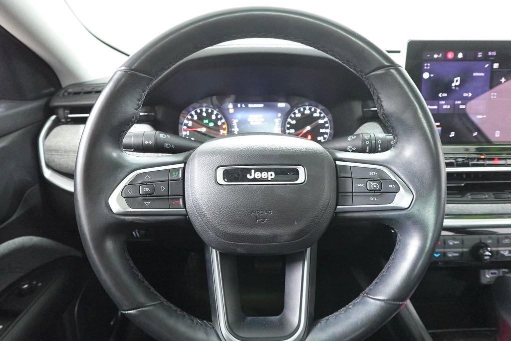 Used 2022 Jeep Compass Latitude w/ Sun and Sound Group image 15