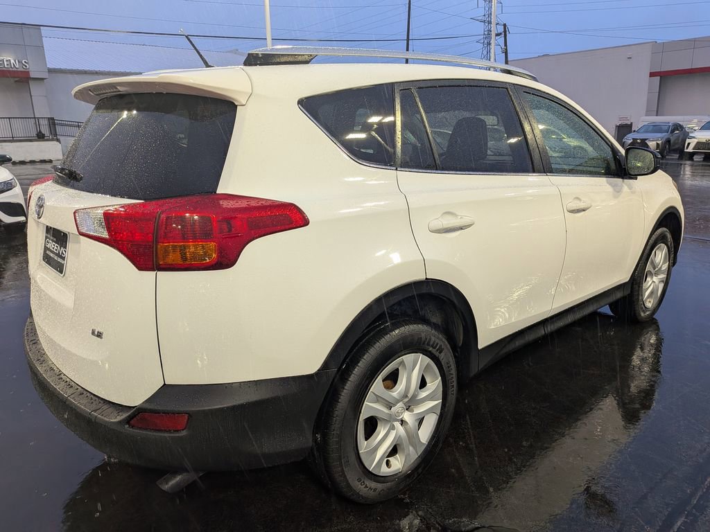 Used 2015 Toyota RAV4 LE image 7