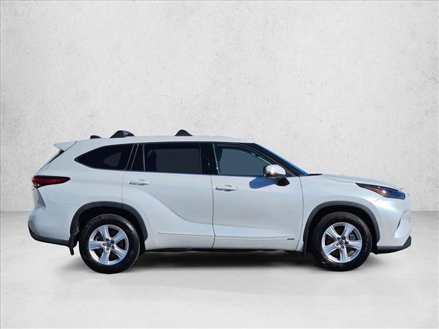 Used 2022 Toyota Highlander LE AWD/4WD video 4