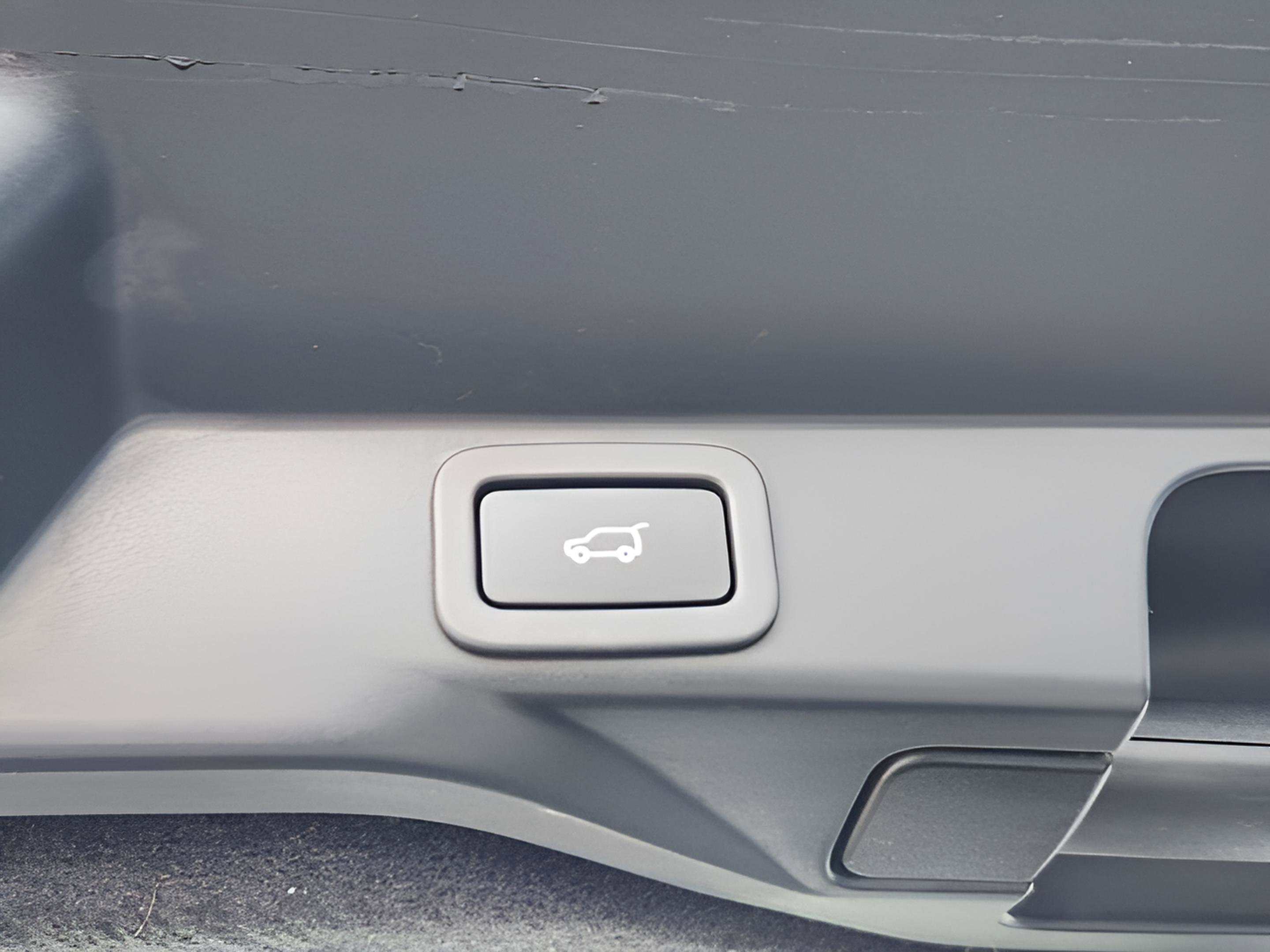 Used 2015 Land Rover Range Rover Sport HSE image 28