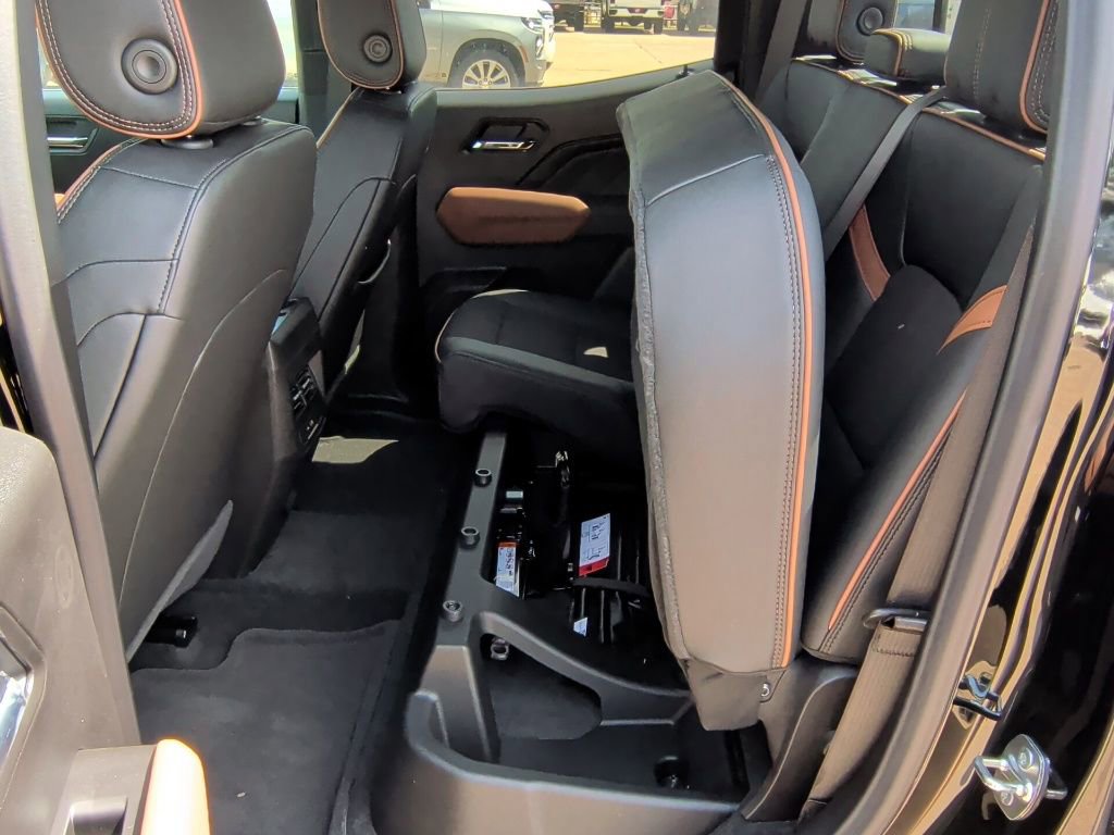 New 2025 GMC Canyon AT4 w/ Nightfall Edition image 36
