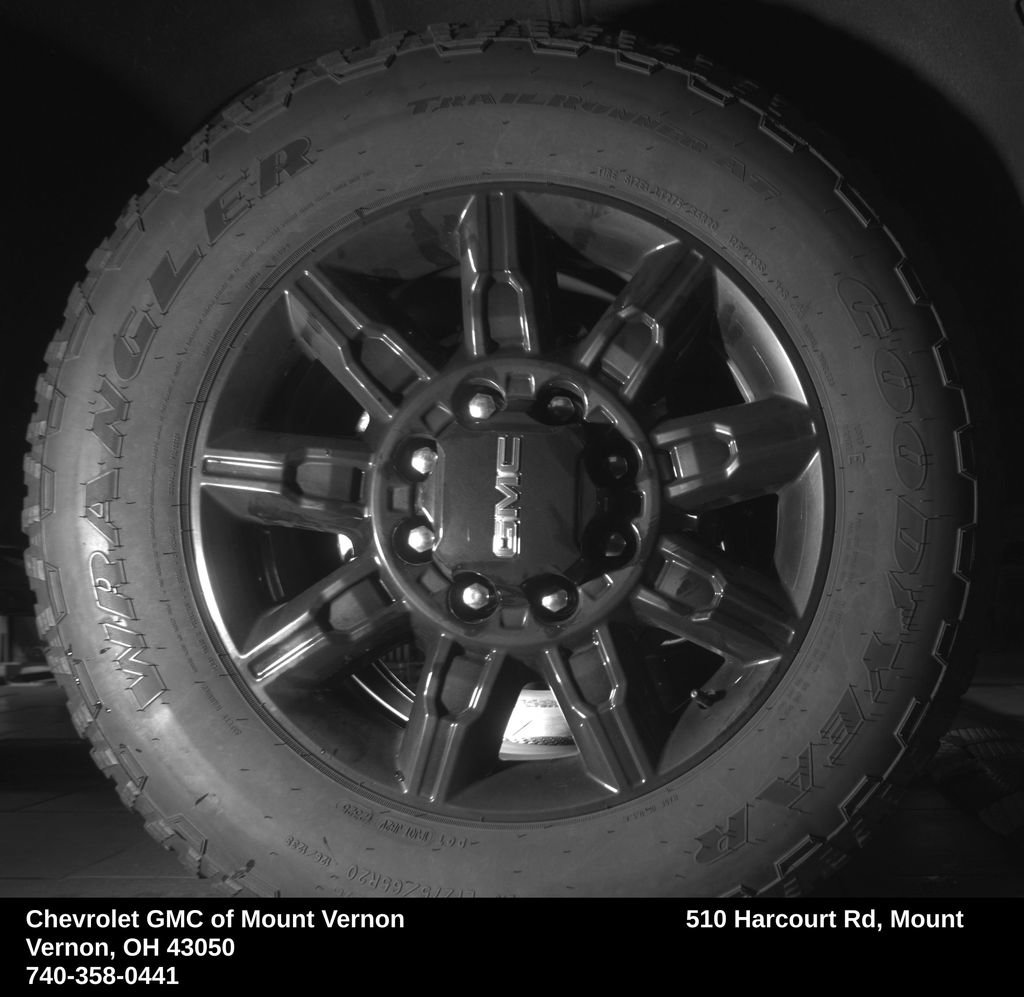 Used 2025 GMC Sierra 2500 AT4 w/ Technology Package AWD/4WD image 14