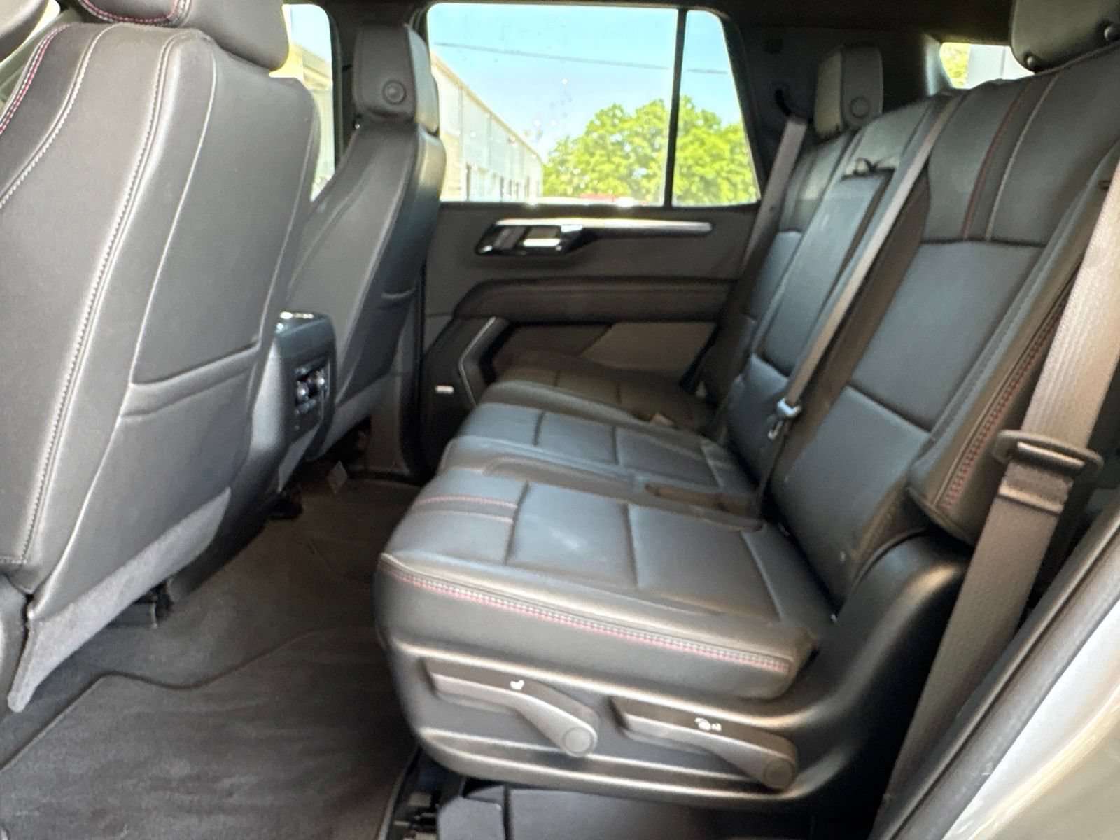 Used 2025 Chevrolet Tahoe RST w/ Comfort Package RWD image 15