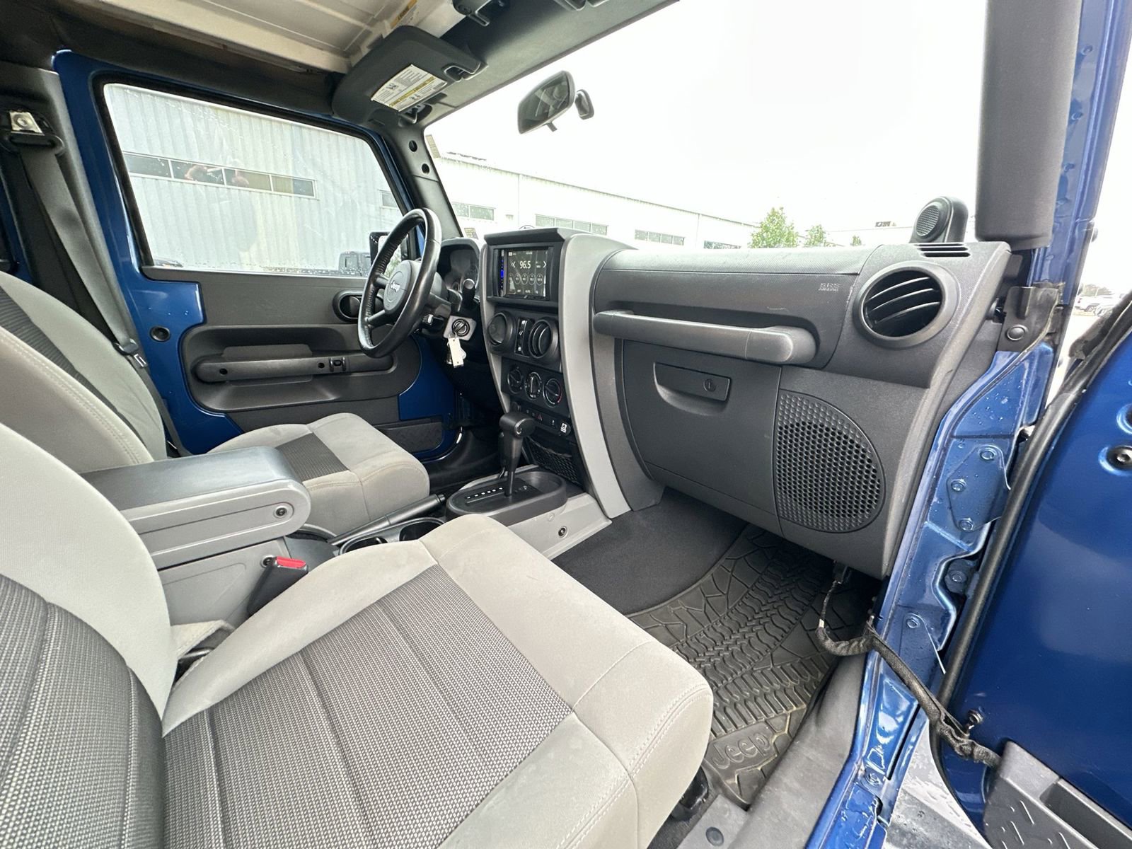 Used 2010 Jeep Wrangler Unlimited Rubicon w/ Dual Top Group AWD/4WD image 25