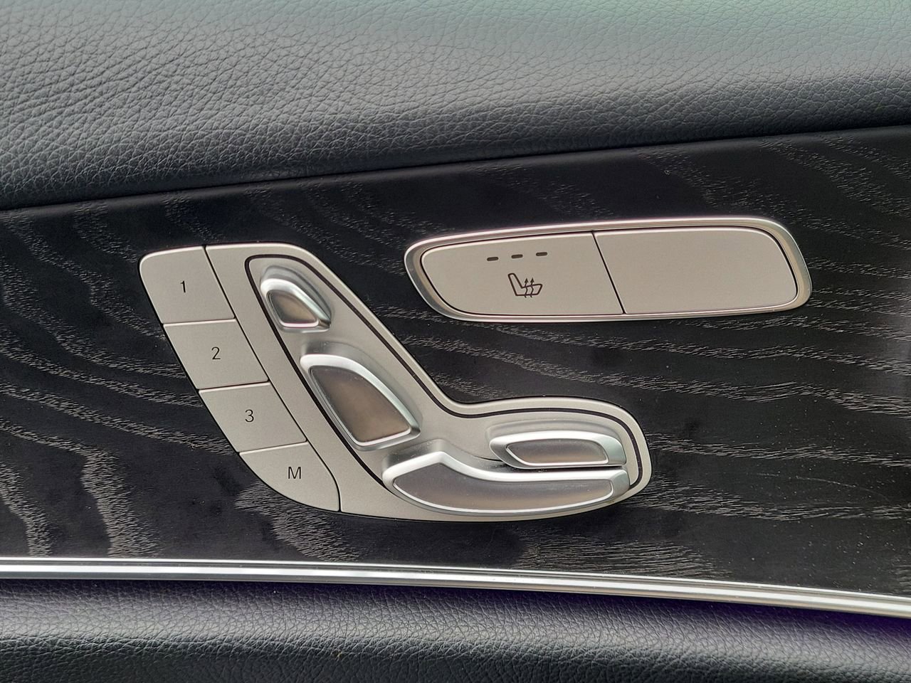 Used 2022 Mercedes-Benz E 350 Sedan image 25