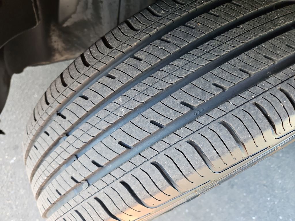 Used 2024 Jeep Compass Latitude image 32