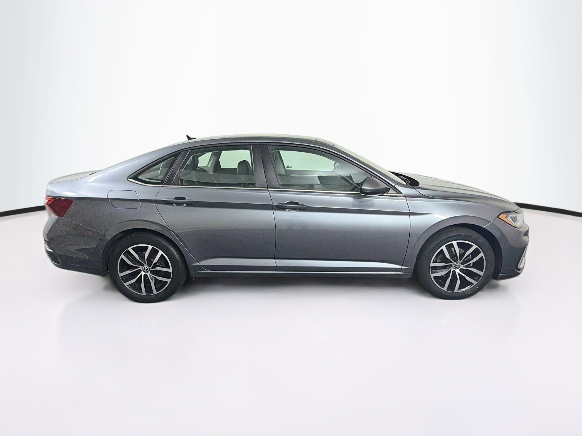 Used 2025 Volkswagen Jetta SE FWD image 10