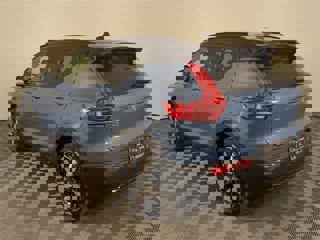 Used 2023 Volvo XC40 Recharge Ultimate w/ Protection Package Premier image 15