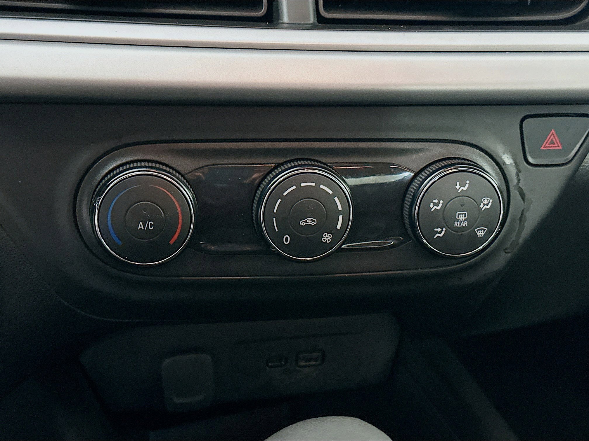 Used 2025 Chevrolet Trax LS image 23