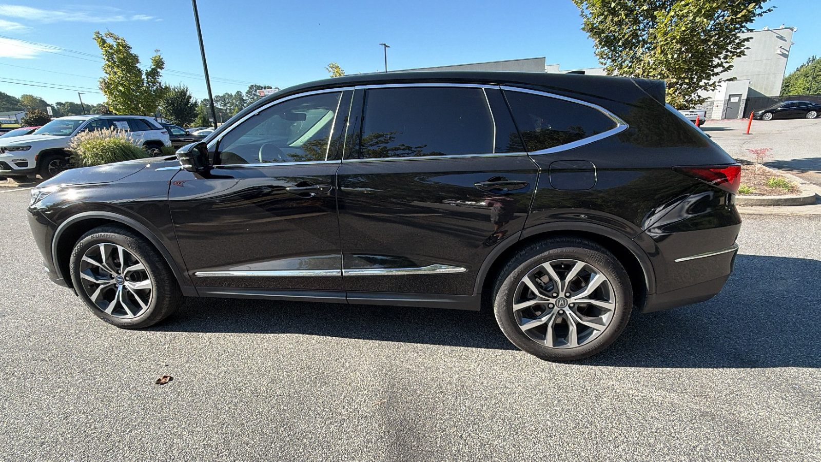 Used 2023 Acura MDX w/ Technology Package FWD image 11