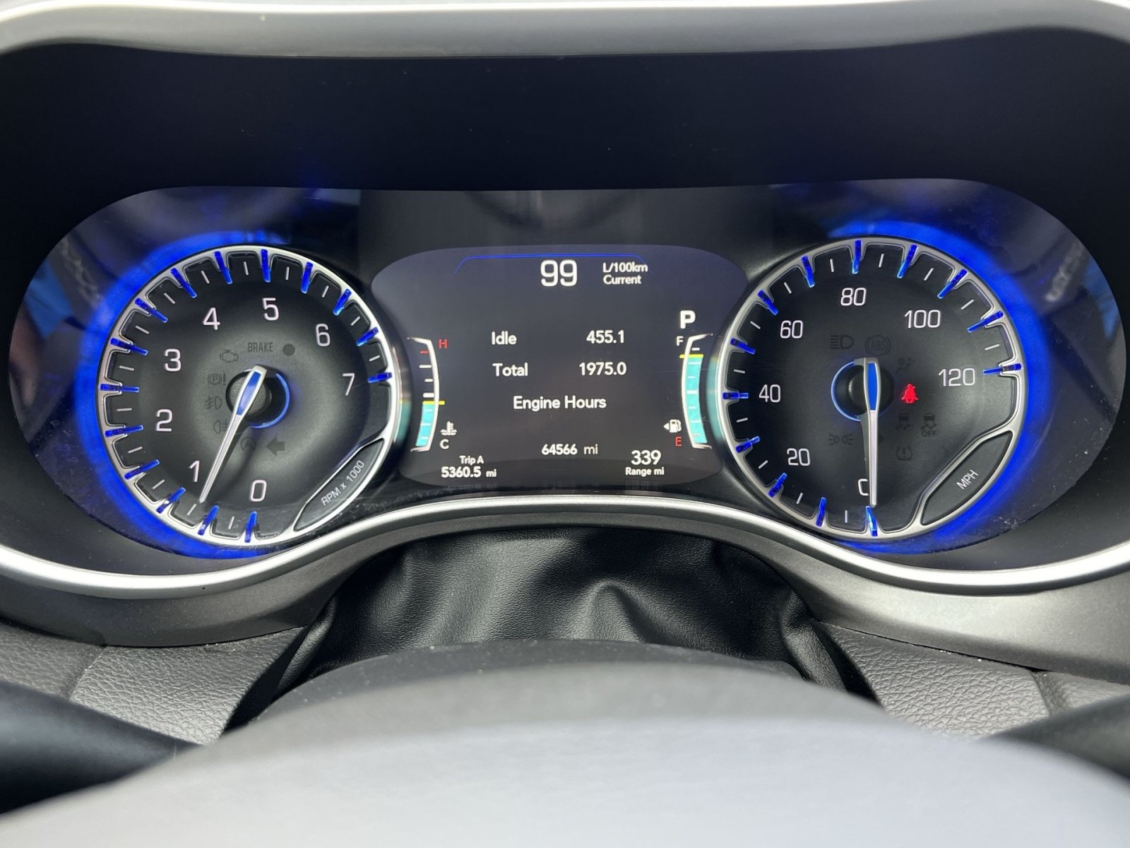 Used 2024 Chrysler Pacifica Touring-L FWD image 17