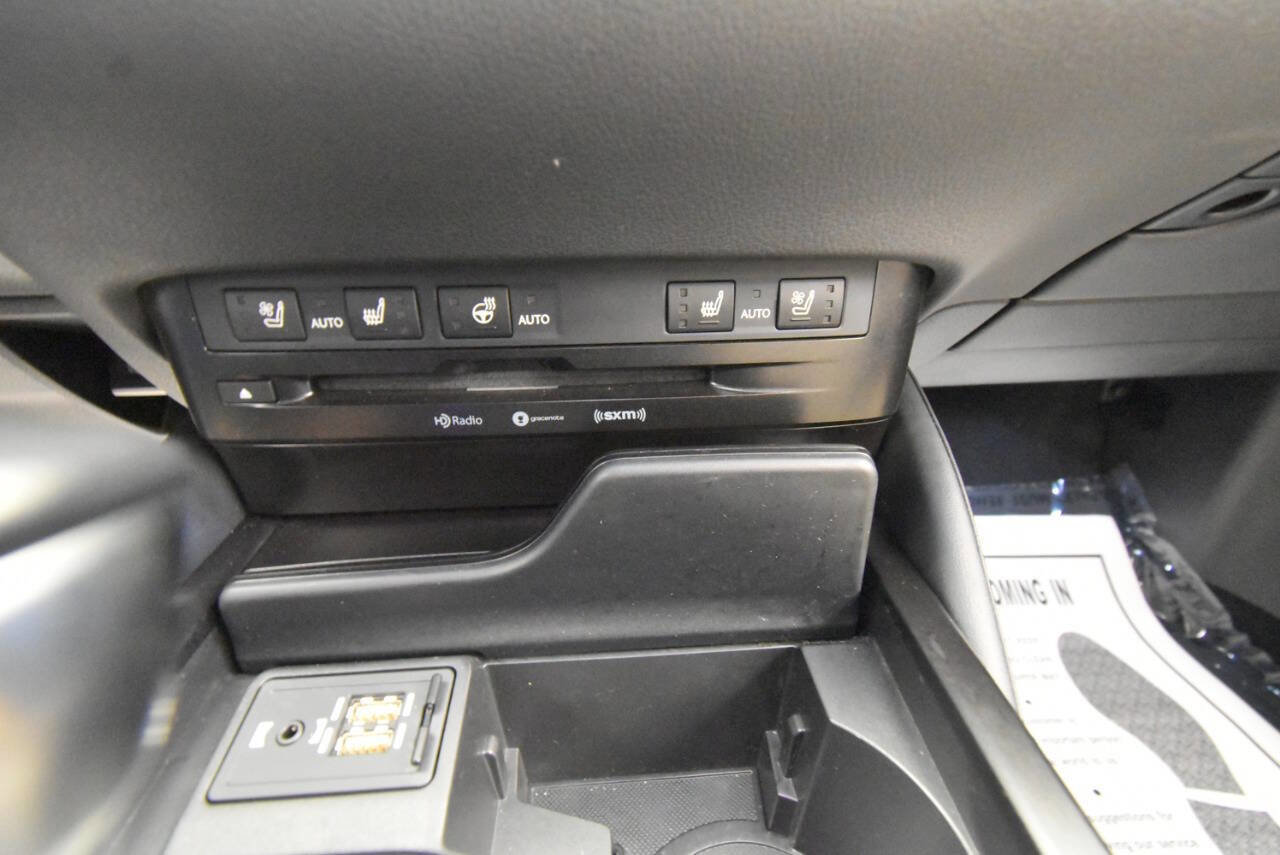 Used 2019 Lexus ES 300h w/ Premium Package image 30