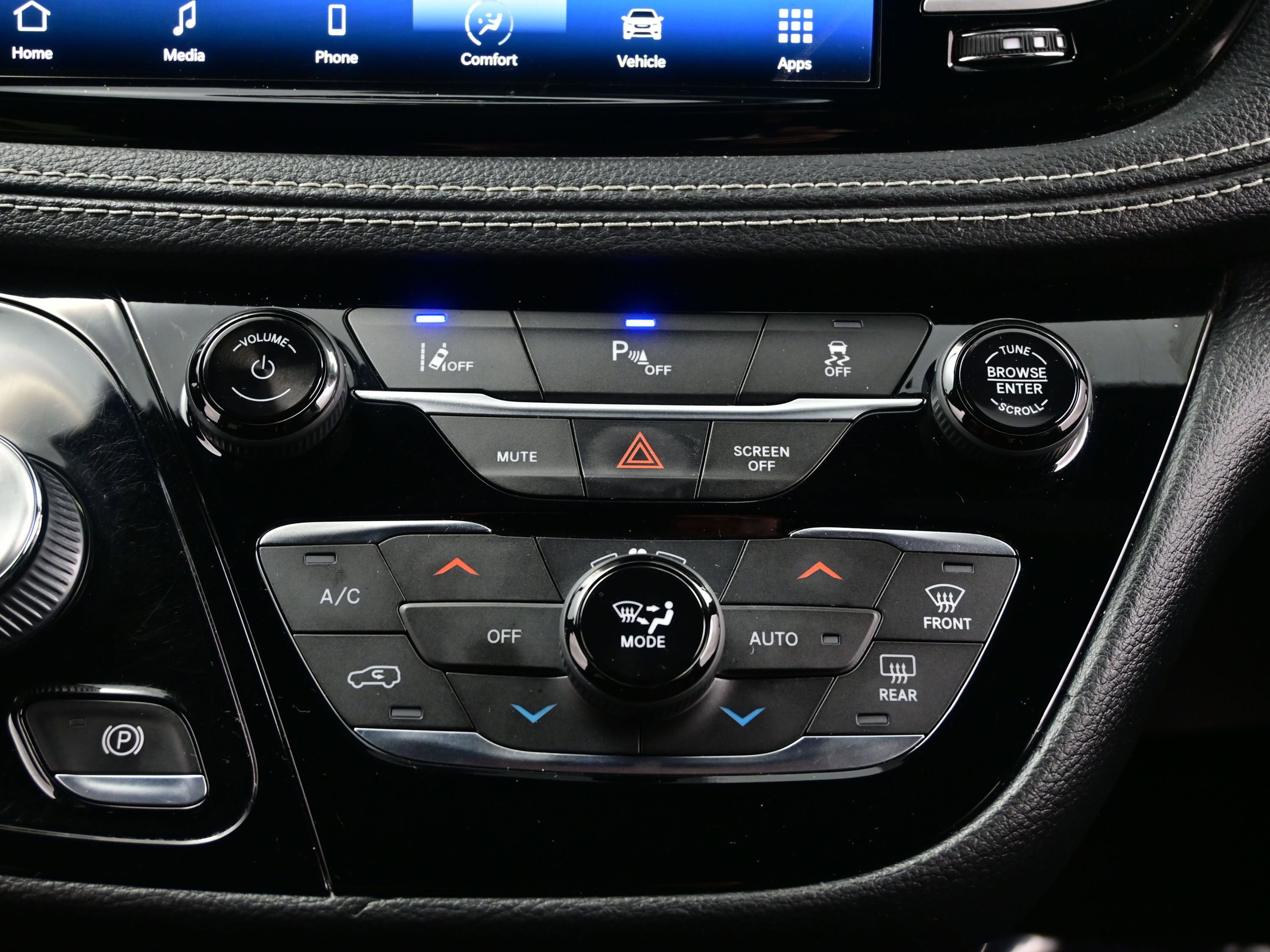 Used 2021 Chrysler Pacifica Touring w/ Uconnect Theater Family Group image 22