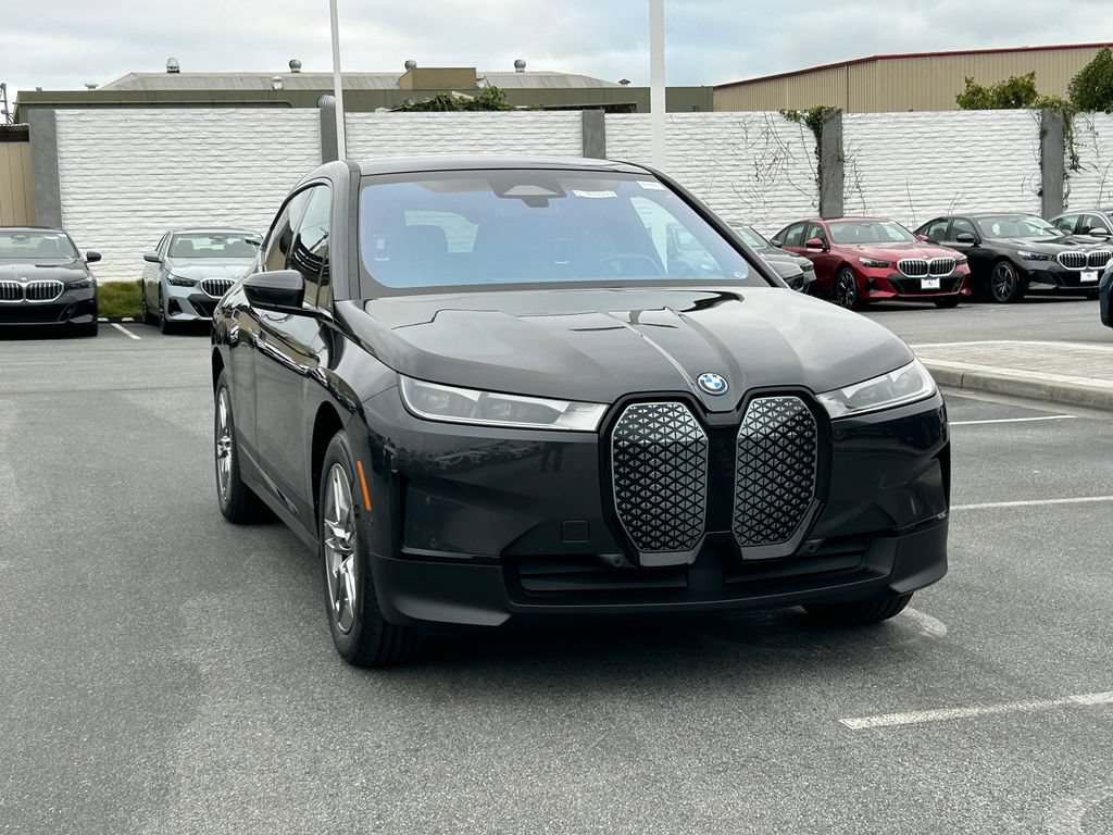 Used 2023 BMW iX xDrive50 AWD/4WD image 7