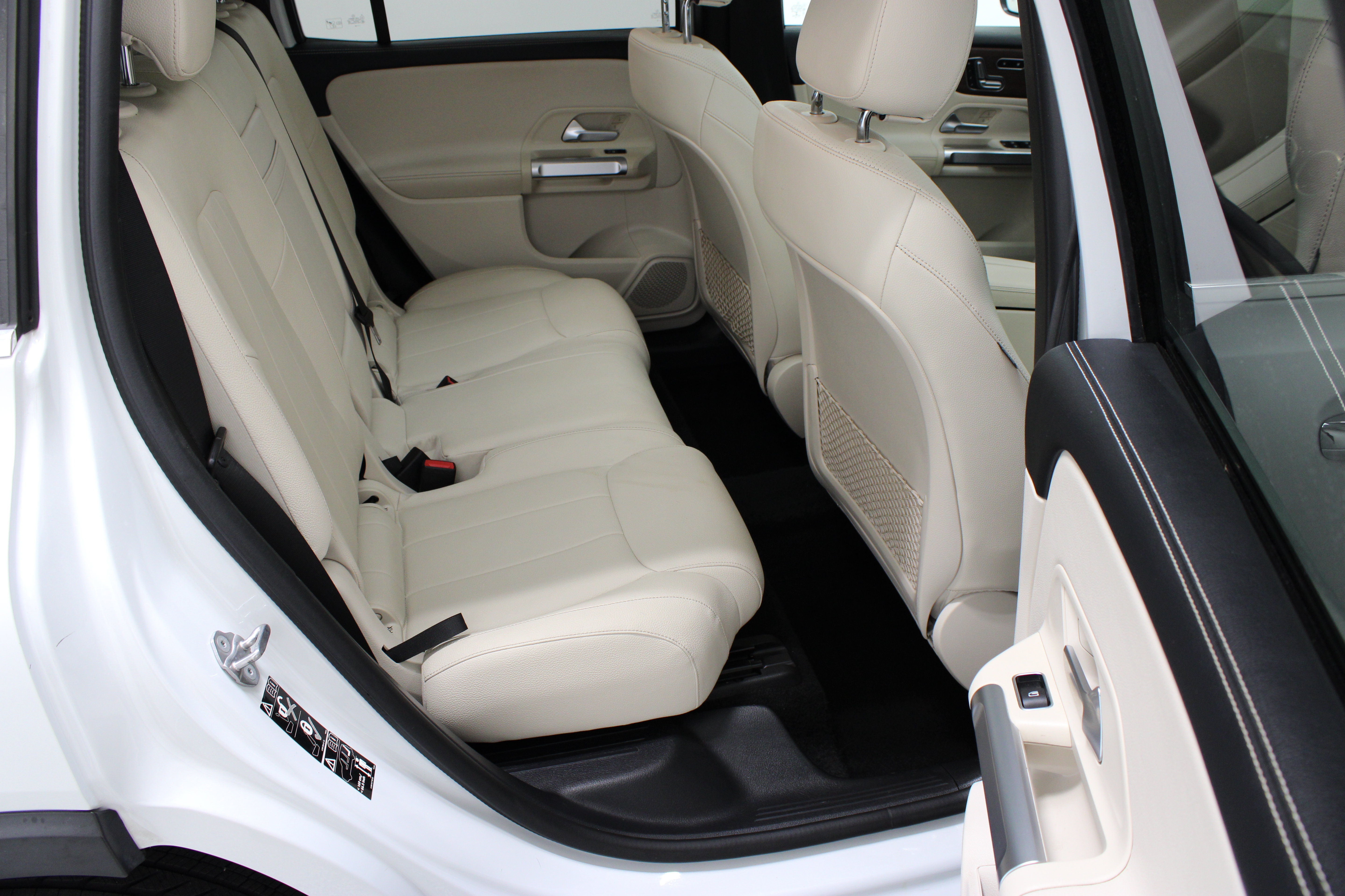 Used 2022 Mercedes-Benz GLB 250 image 35