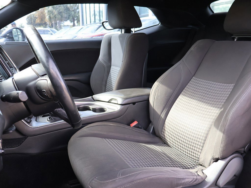 Used 2017 Dodge Challenger R/T image 20