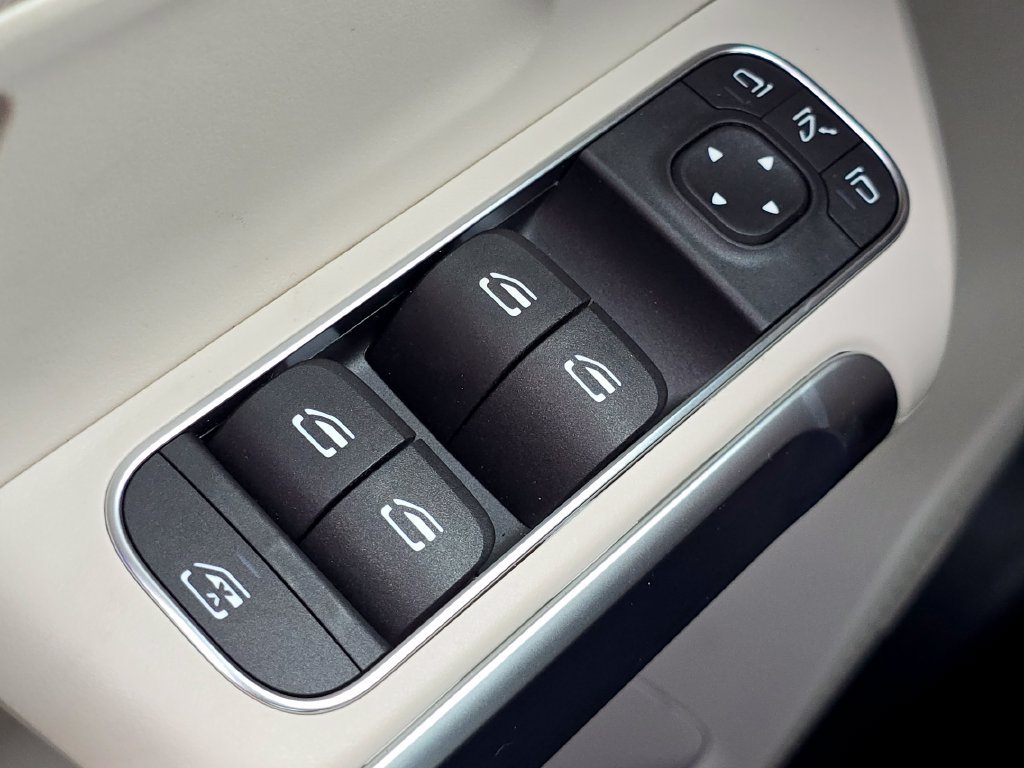 New 2026 Mercedes-Benz GLB 250 4MATIC image 25