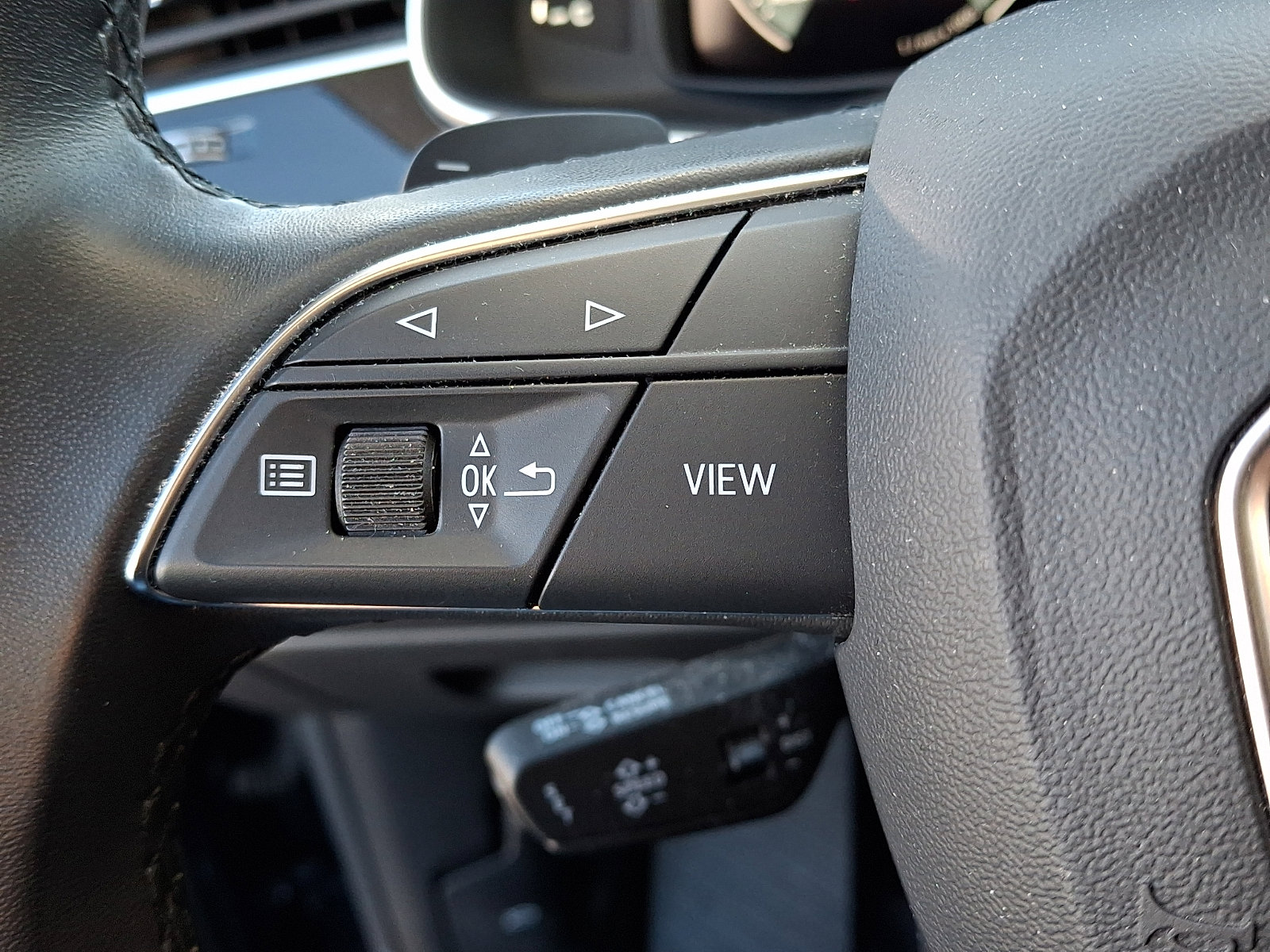 Used 2023 Audi Q8 Prestige image 23