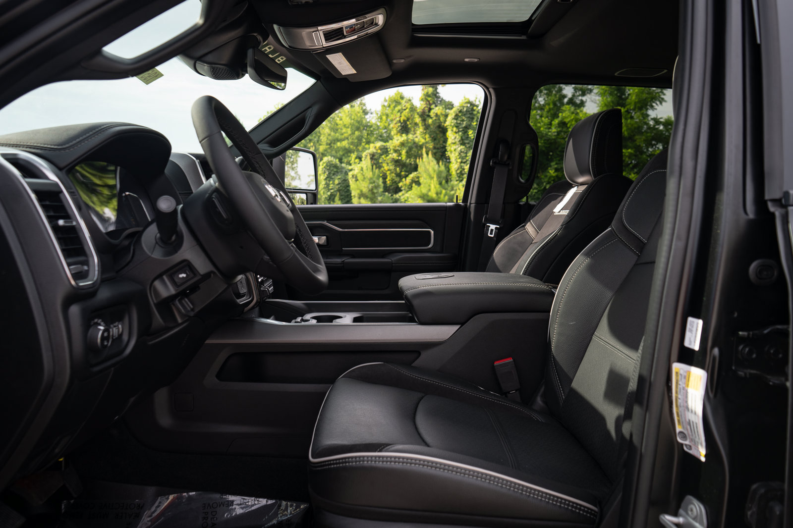 New 2026 RAM 2500 Laramie w/ Night Edition AWD/4WD image 25