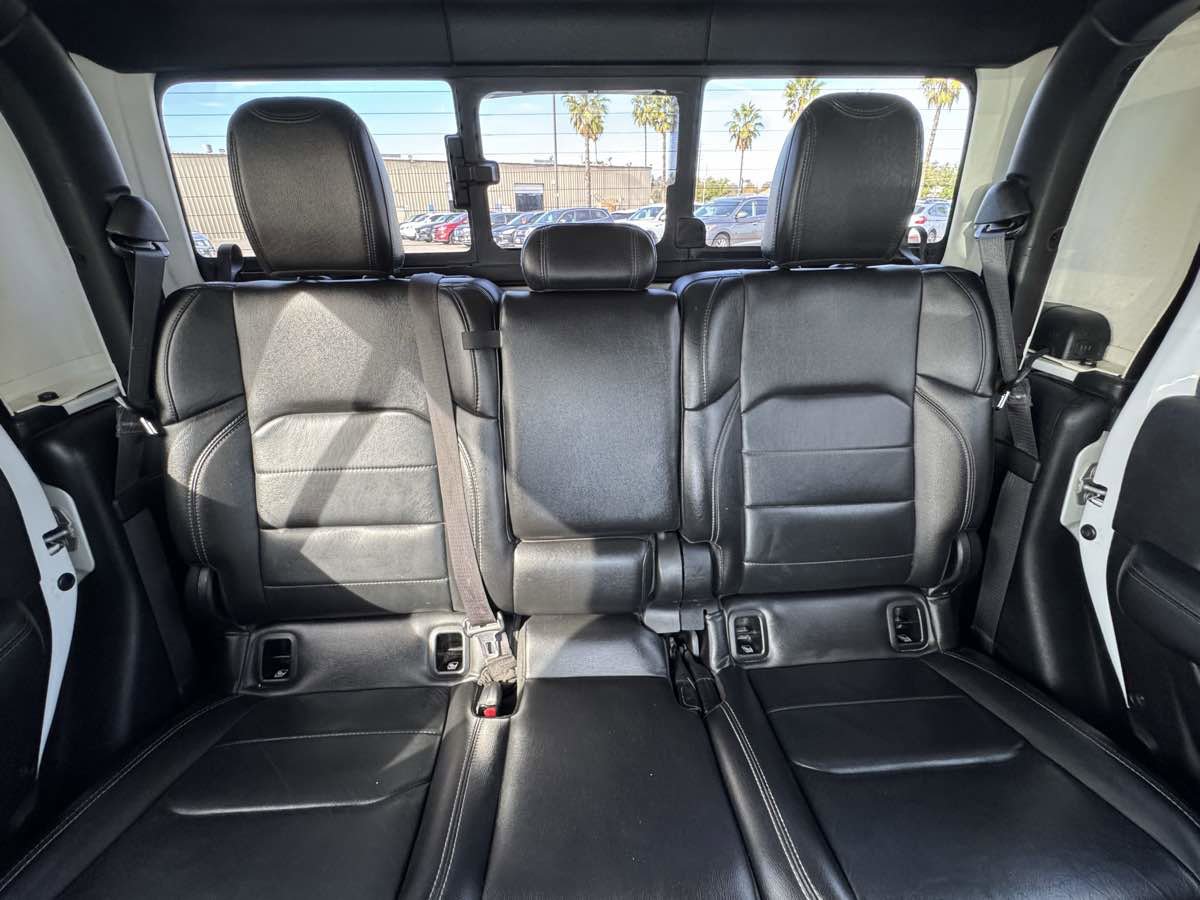 Used 2020 Jeep Gladiator Overland image 35