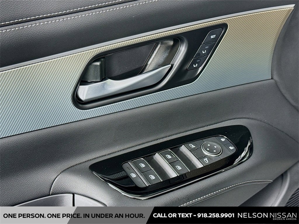 New 2025 Nissan Murano SL image 18