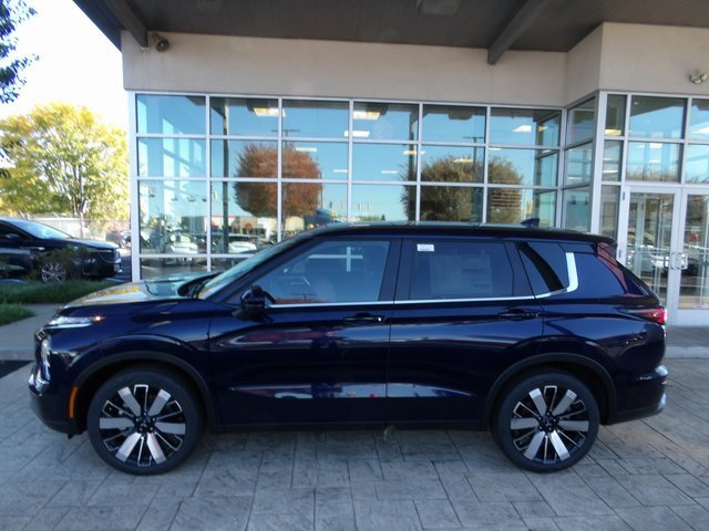 New 2025 Mitsubishi Outlander SE image 4