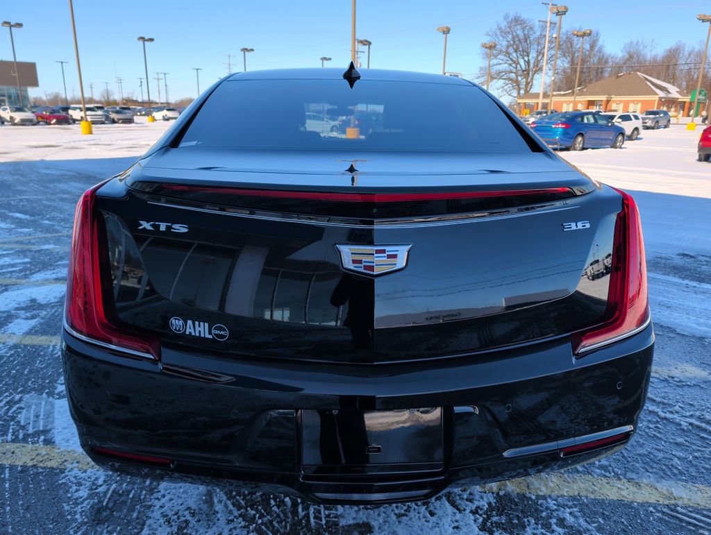 Used 2019 Cadillac XTS image 6