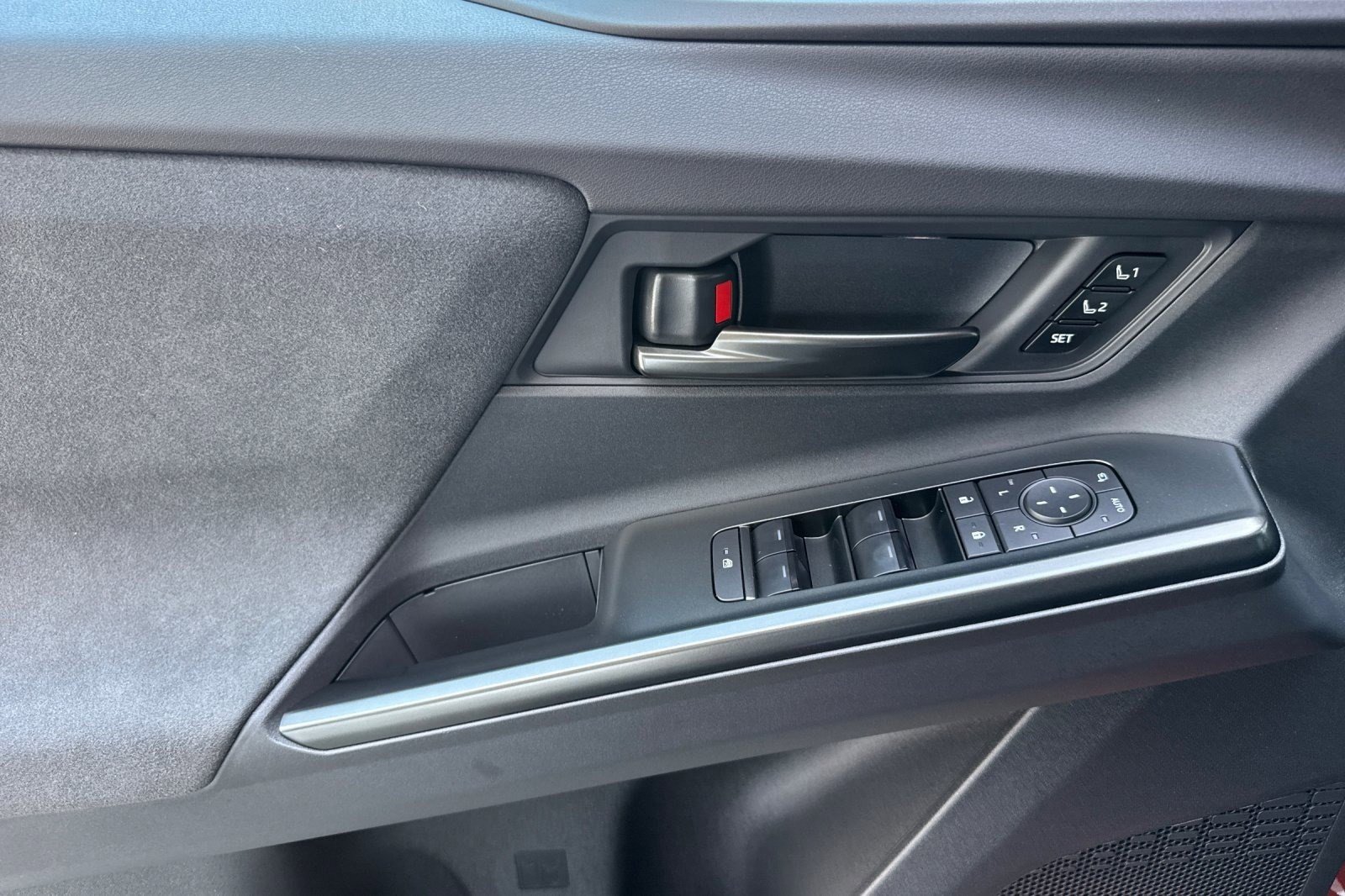 New 2026 Toyota C-HR AWD/4WD image 14