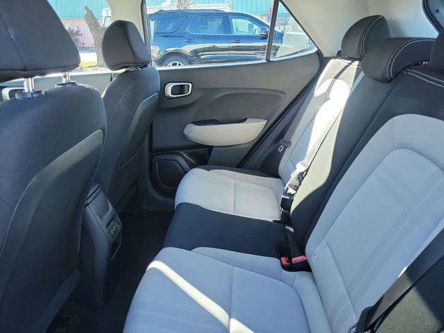 Used 2025 Hyundai Venue SEL image 11