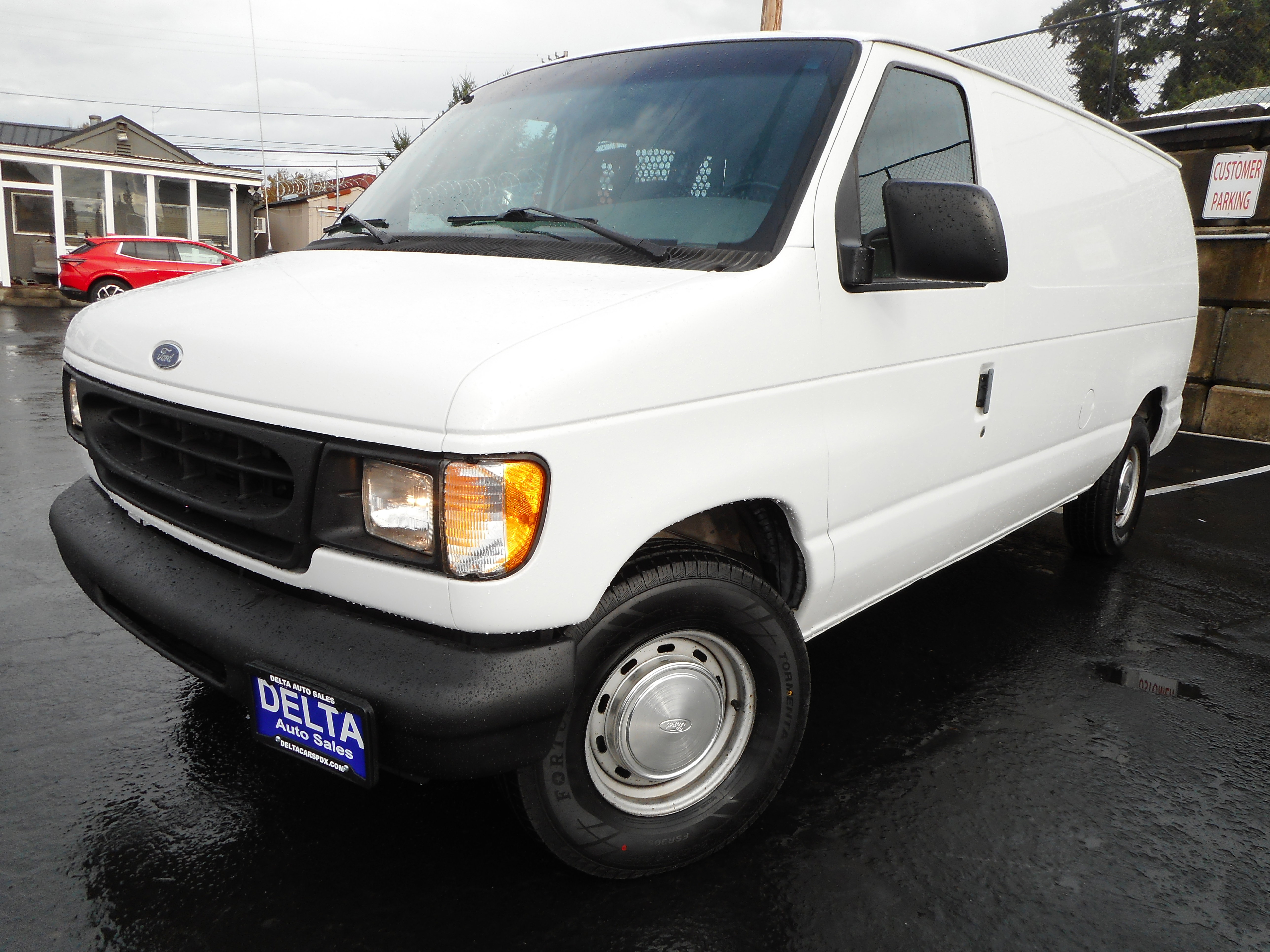 Used 1998 Ford E-150 and Econoline 150 image 3